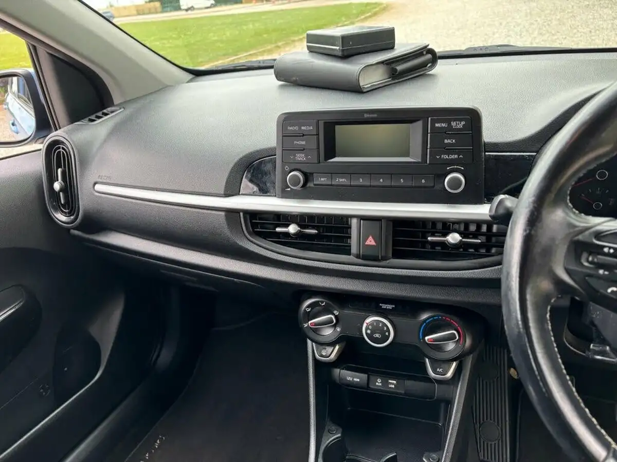 2017-kia-picanto-10-2-big-18