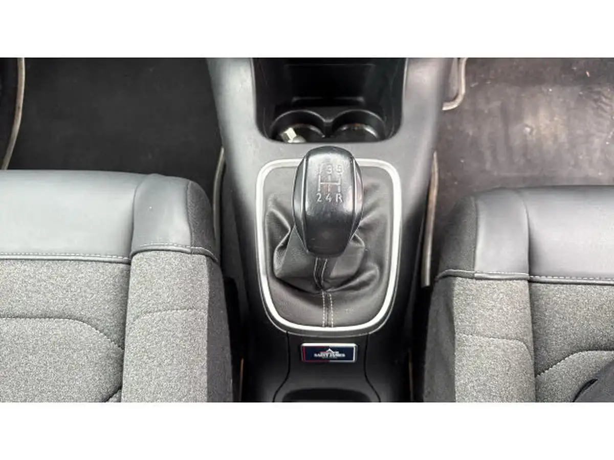 2022-citroen-c3-12-puretech-saint-james-83ps-big-36