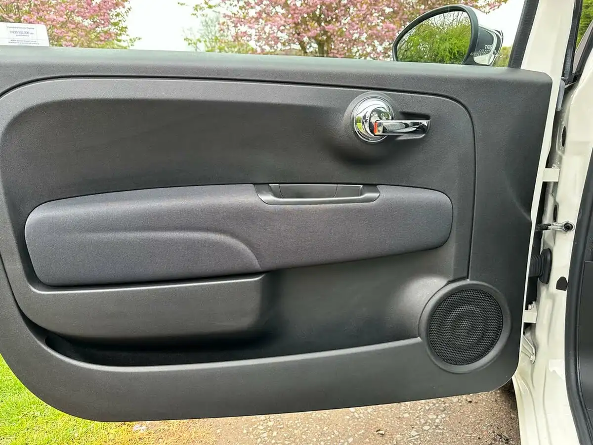 2021-fiat-500-10-lounge-big-33