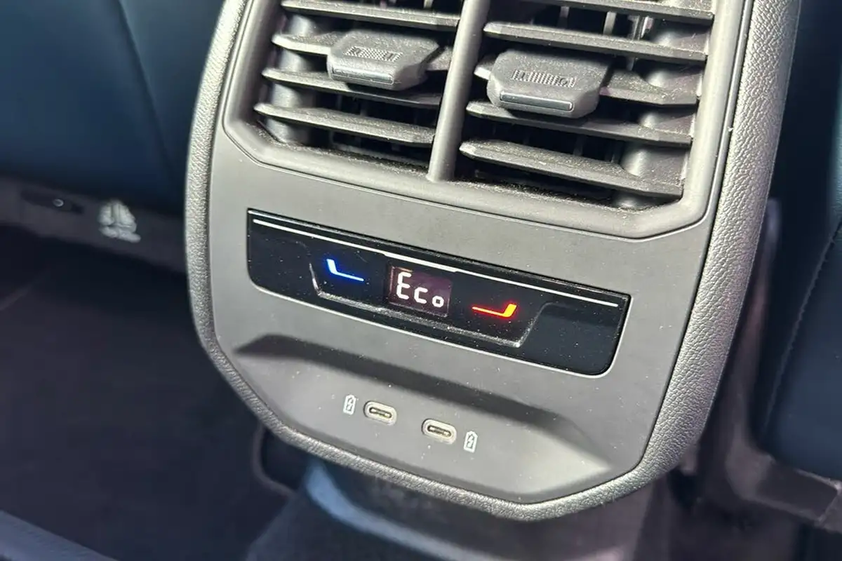 2021-cupra-formentor-14-e-hybrid-v2-big-31