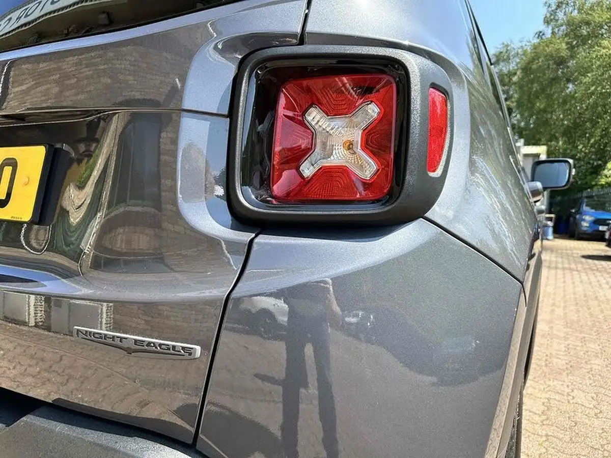 2021-jeep-renegade-10-gse-night-eagle-big-19
