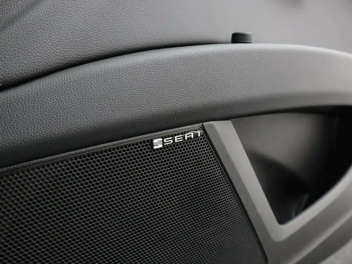 2020-seat-leon-15-tsi-evo-fr-black-edition-150ps-hatchback-dsg-big-40