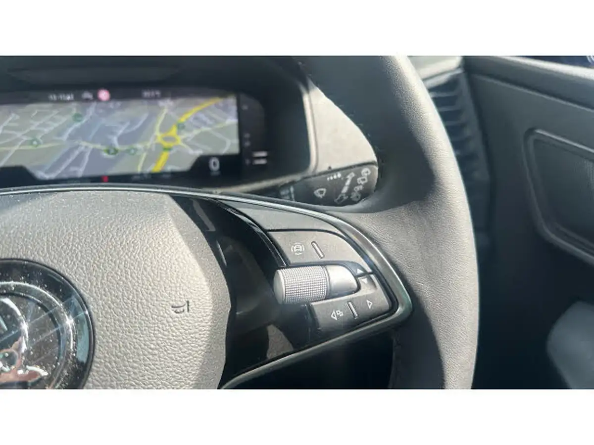 2025-skoda-karoq-10-tsi-se-drive-116ps-big-17