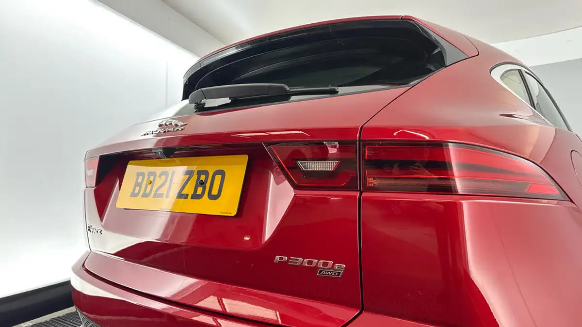2021-jaguar-e-pace-15-p300e-r-dynamic-se-big-25