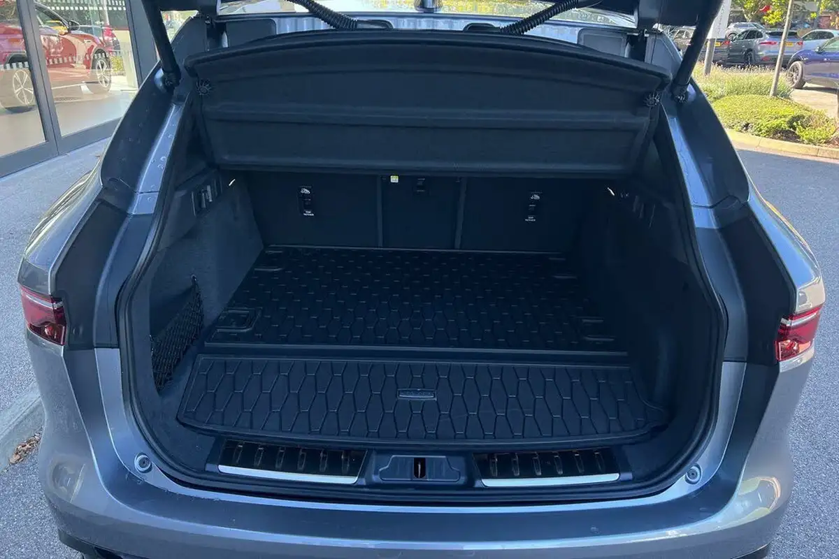2024-jaguar-f-pace-20-p400e-r-dynamic-hse-black-90th-anniversary-edition-big-28