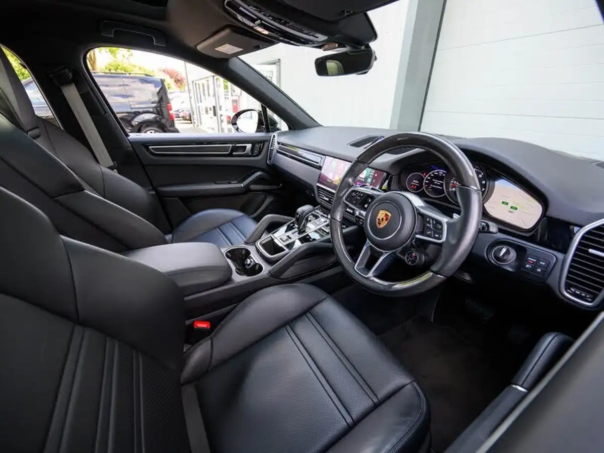 2022-porsche-cayenne-30-v6-platinum-edition-coupe-big-2