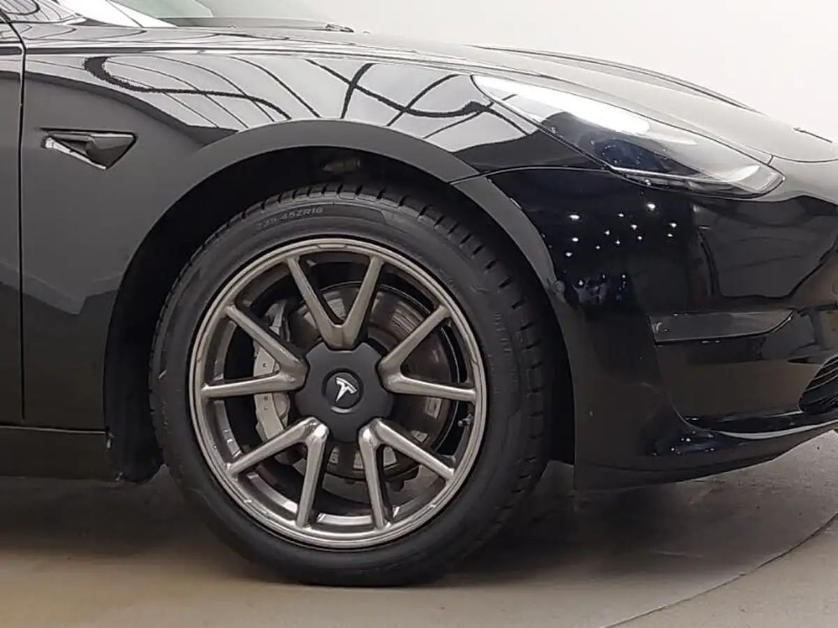 2020-tesla-model-3-e-long-range-big-8