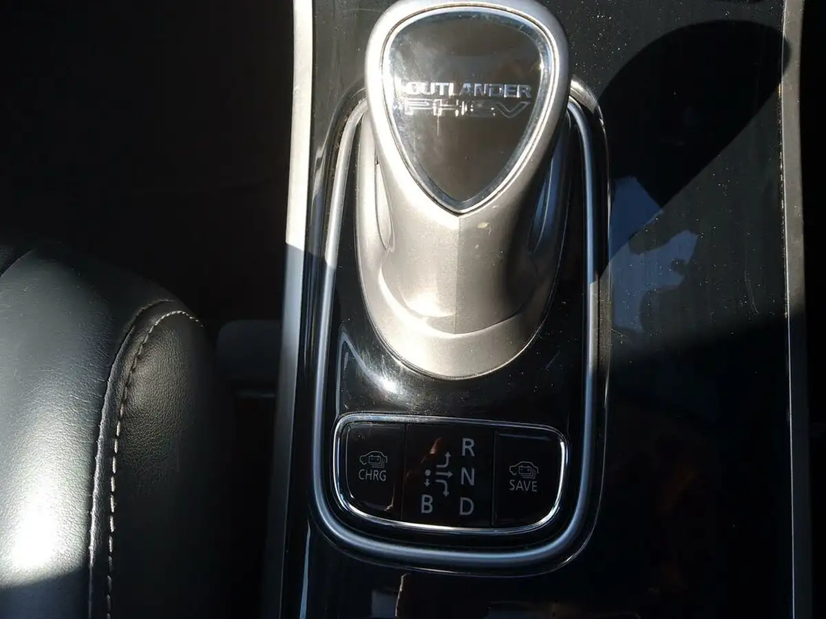 2017-mitsubishi-outlander-20-4hs-phev-5st-big-7