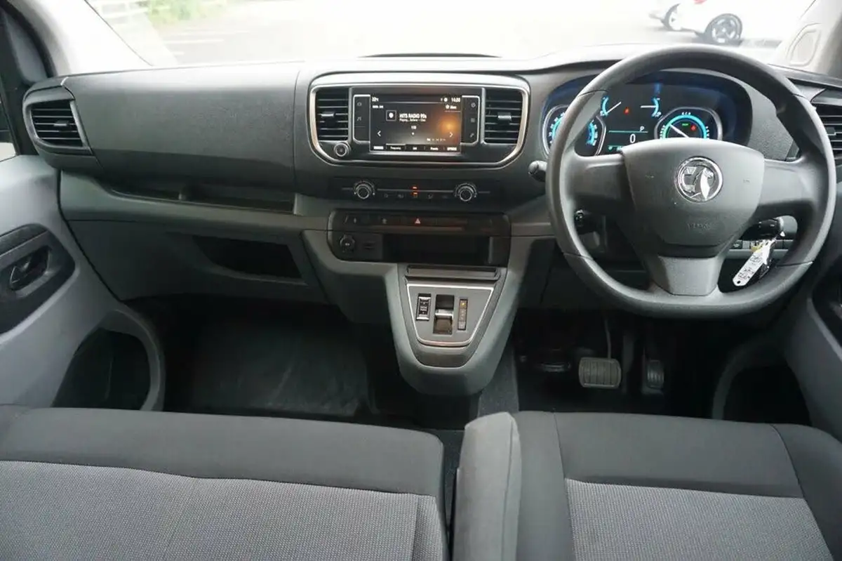 2022-vauxhall-vivaro-life-e-combi-l-big-4