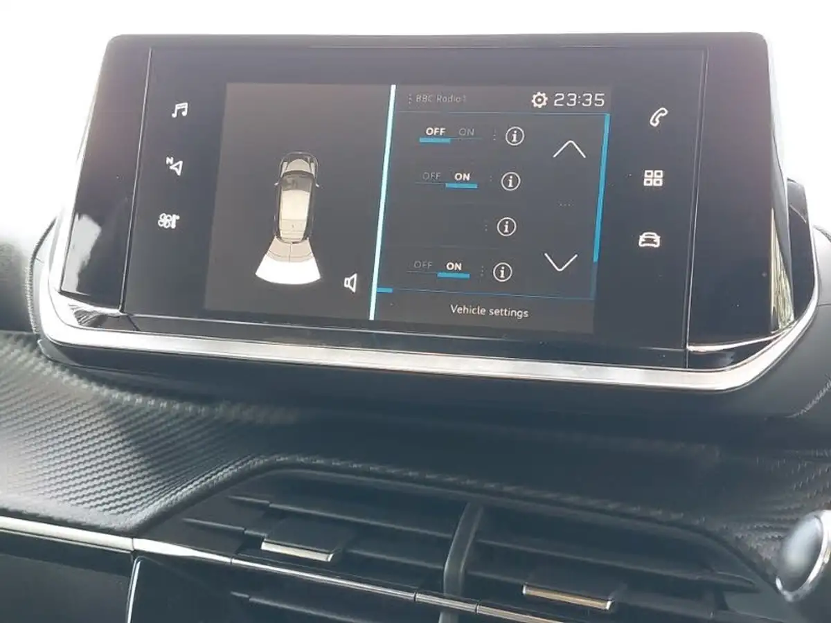 2021-peugeot-208-12-puretech-allure-100bhp-big-9