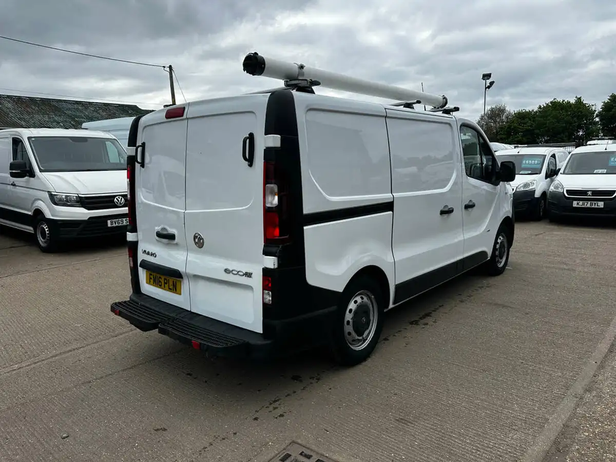 2016-vauxhall-vivaro-16cdti-2900-ecoflex-l1h1-90ps-panel-van-big-7