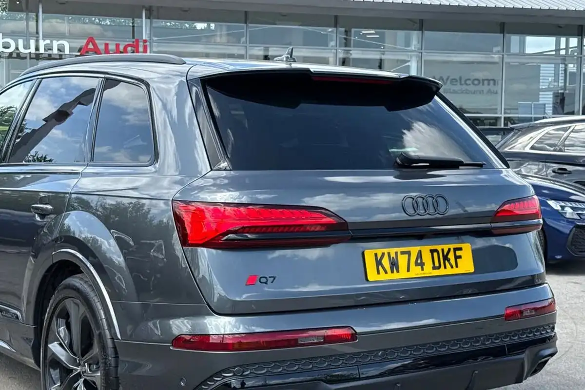 2025-audi-q7-30-50-tdi-black-edition-big-7