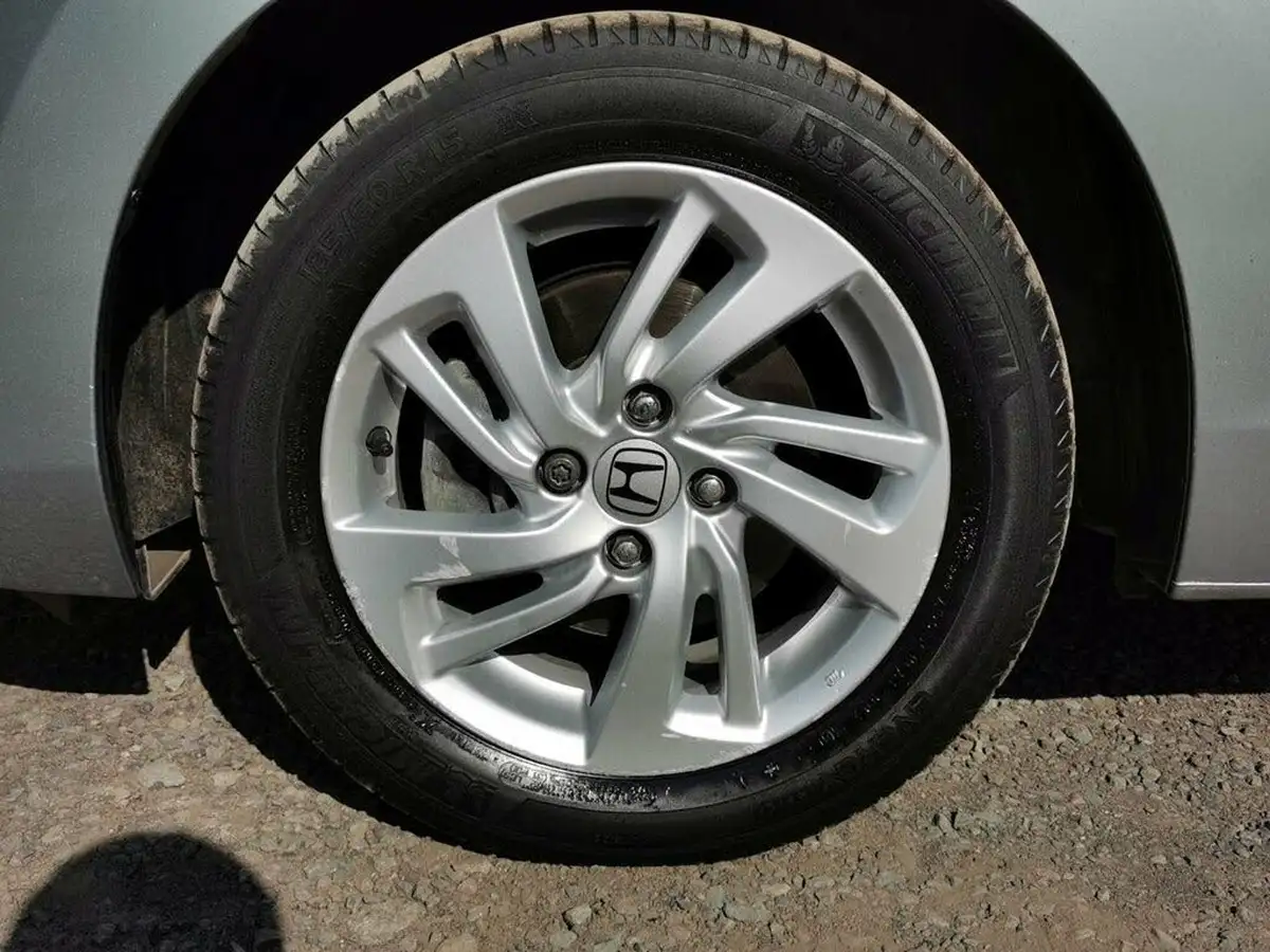 2016-honda-jazz-13-i-vtec-se-cvt-big-39