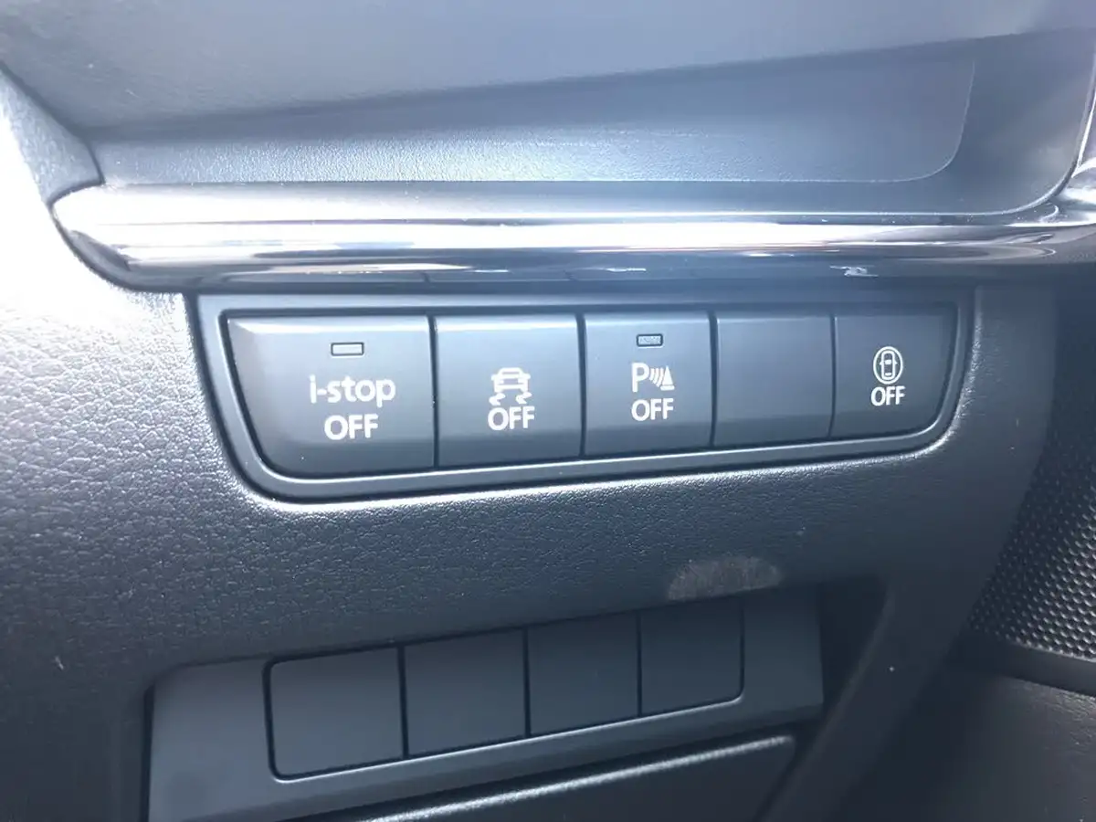 2022-mazda-mazda3-20-sport-lux-186ps-hatchback-5d-auto-big-22