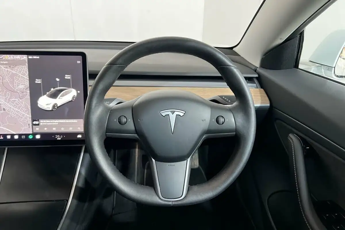 2020-tesla-model-3-e-long-range-big-20