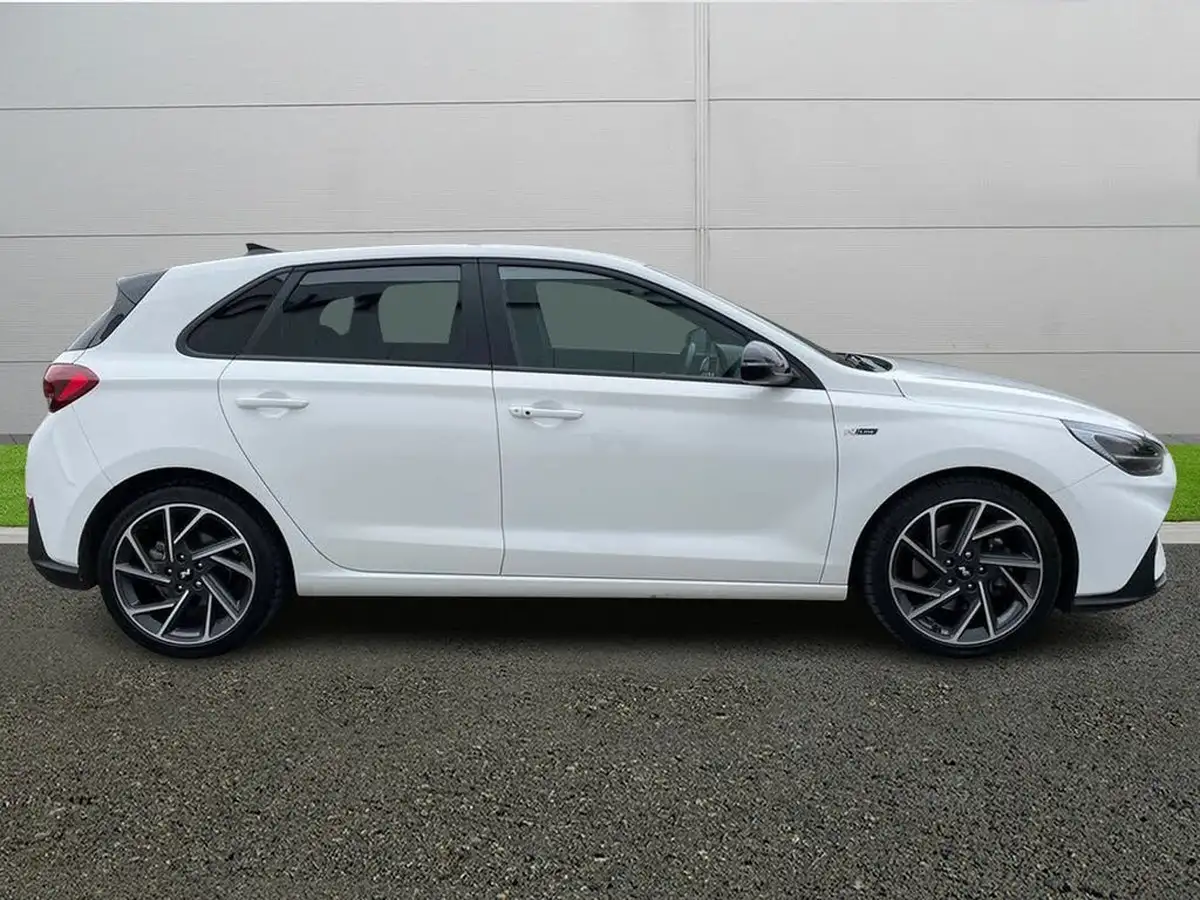 2022-hyundai-i30-15-t-gdi-n-line-hatchback-big-7
