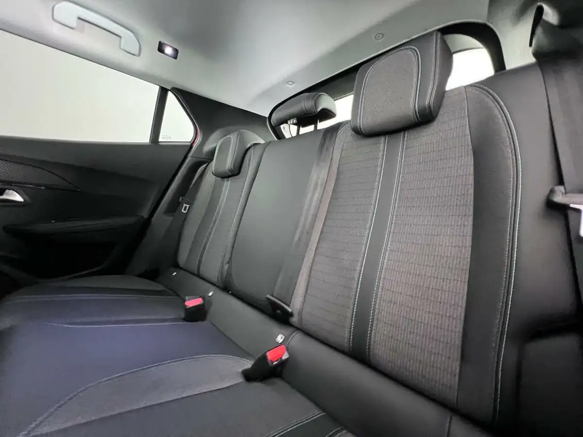 2021-peugeot-2008-suv-12-puretech-allure-100bhp-big-12