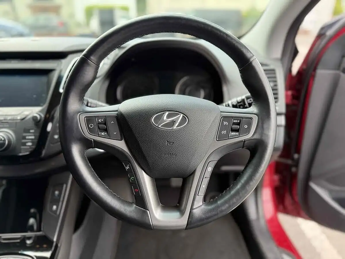 2017-hyundai-i40-17crdi-se-nav-business-141ps-tourer-5d-big-17