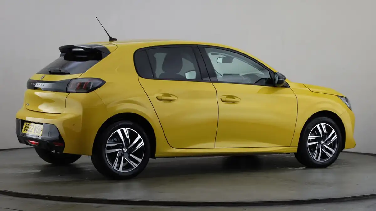 2022-peugeot-208-12-puretech-allure-premium-100bhp-big-11
