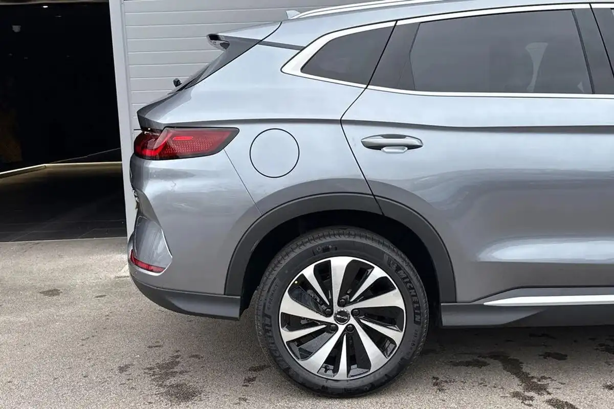 2025-byd-seal-15-design-big-28