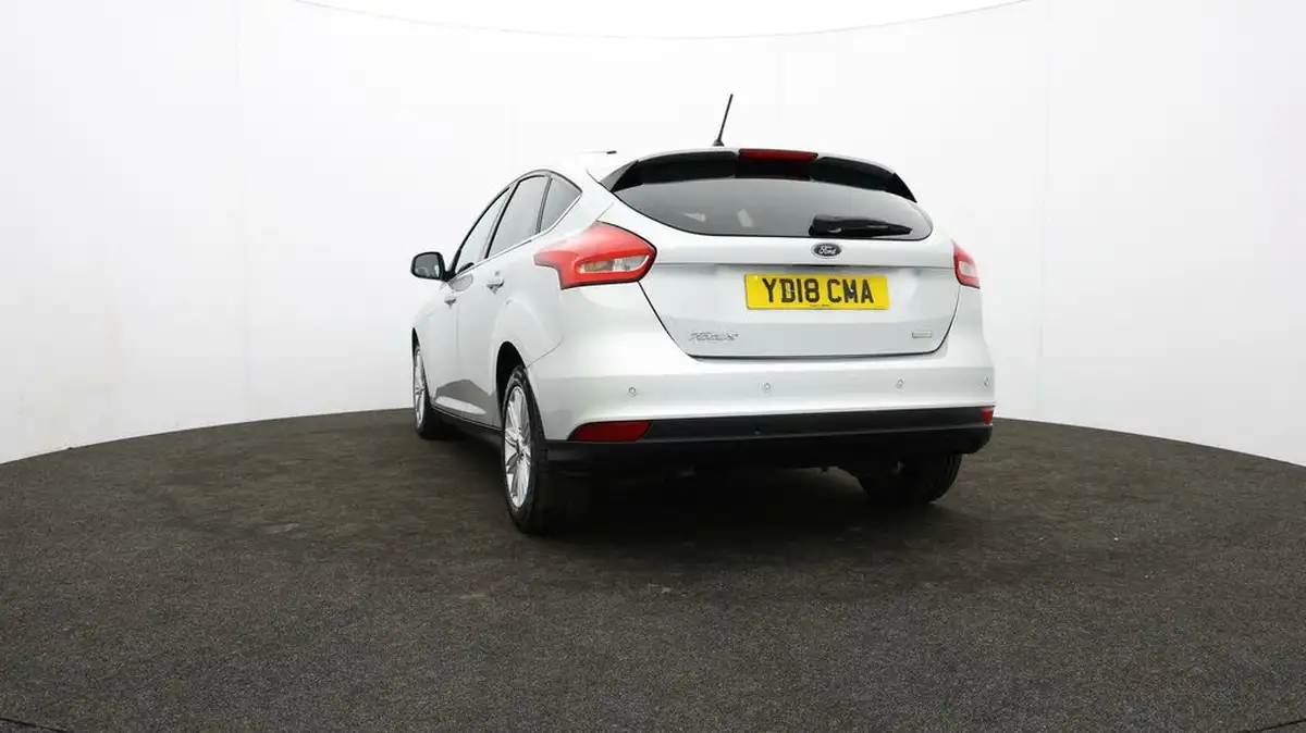 2018-ford-focus-10t-zetec-edition-125ps-hatchback-auto-big-7