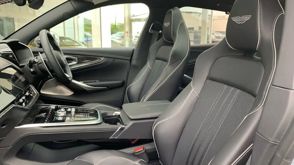 2024-aston-martin-dbx-40-v8-big-25