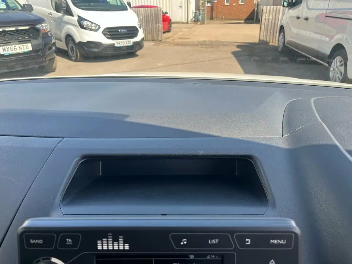 2022-toyota-proace-city-15d-active-big-20