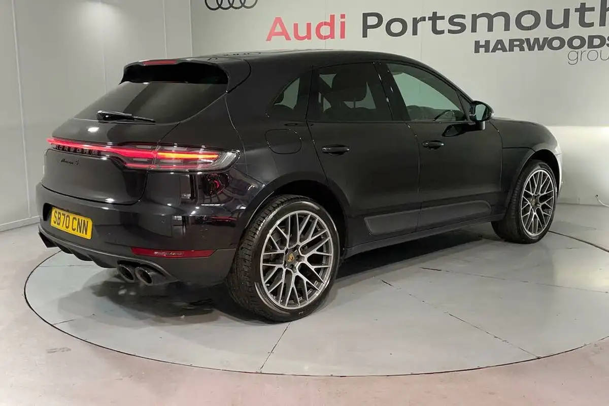 2020-porsche-macan-30-s-big-9