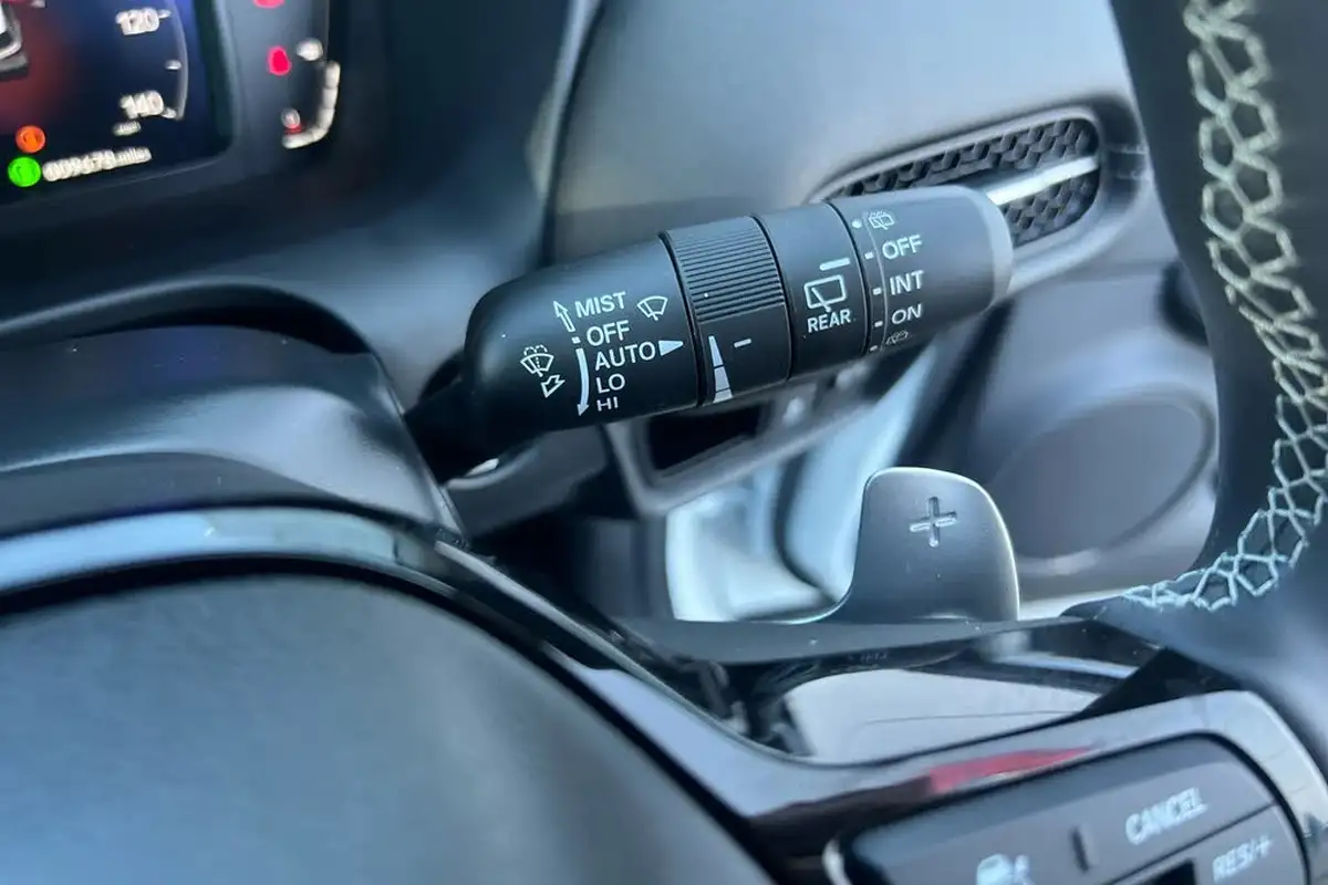 2024-honda-zr-v-20-i-mmd-sport-big-17