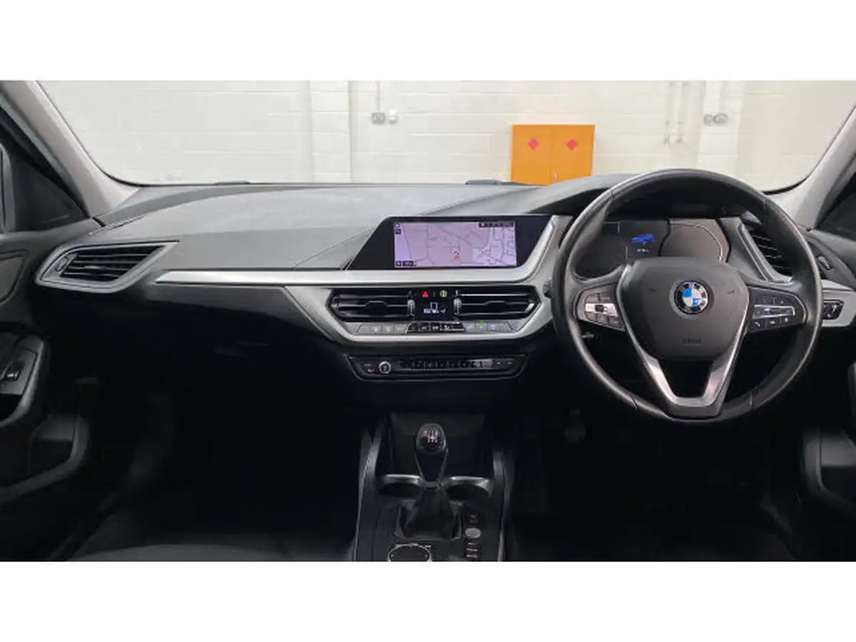 2020-bmw-1-series-15-118i-se-134bhp-big-3