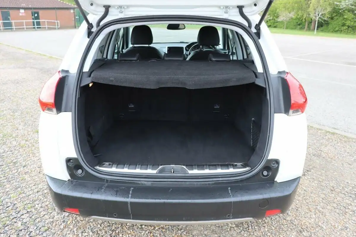 2015-peugeot-2008-crossover-12-puretech-allure-82bhp-big-16