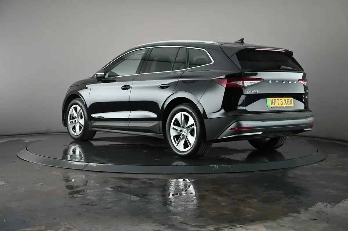 2023-skoda-enyaq-e-80-82-kwh-station-wagon-big-19