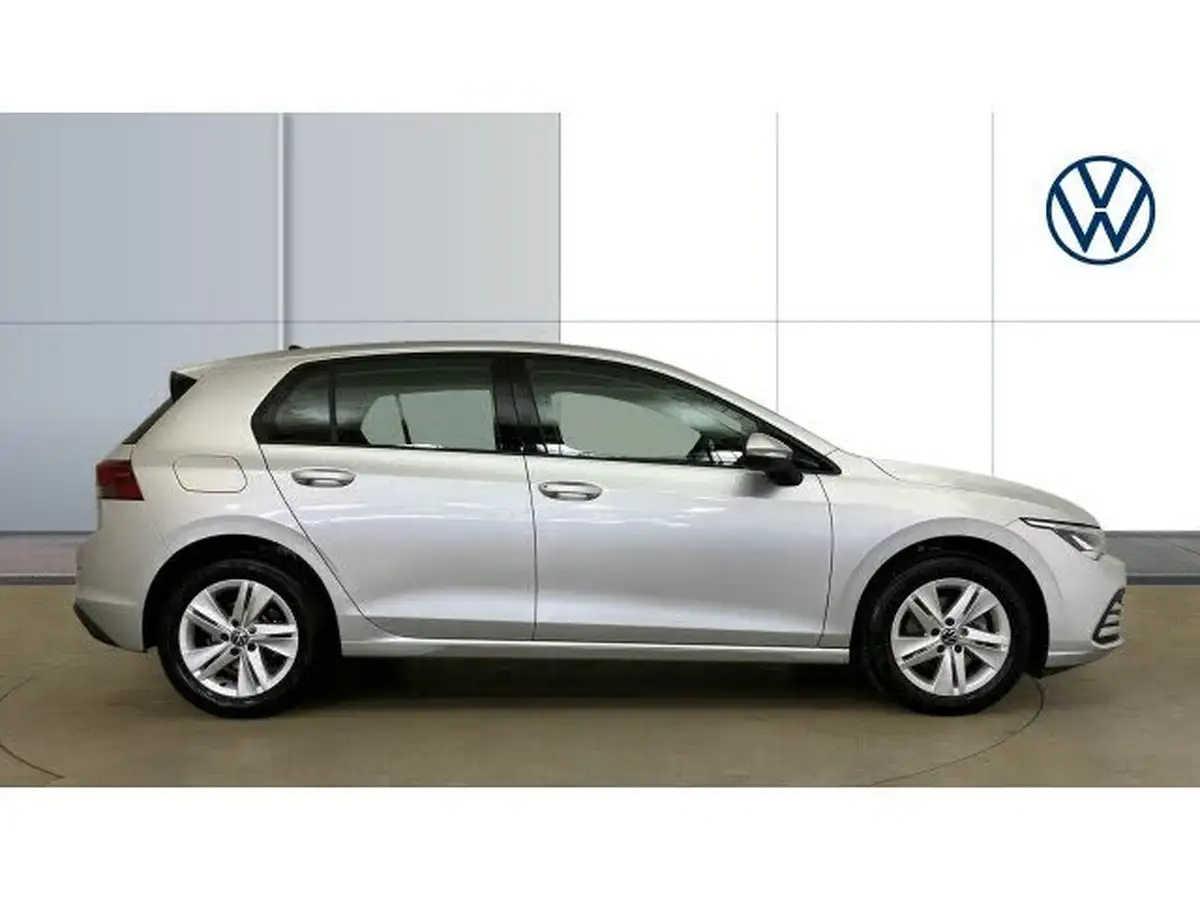 2023-volkswagen-golf-15-tsi-life-130ps-hatchback-big-3