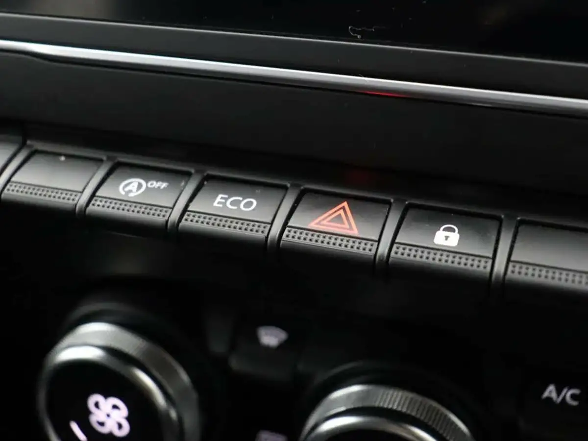 2021-renault-captur-13-tce-iconic-edition-big-39