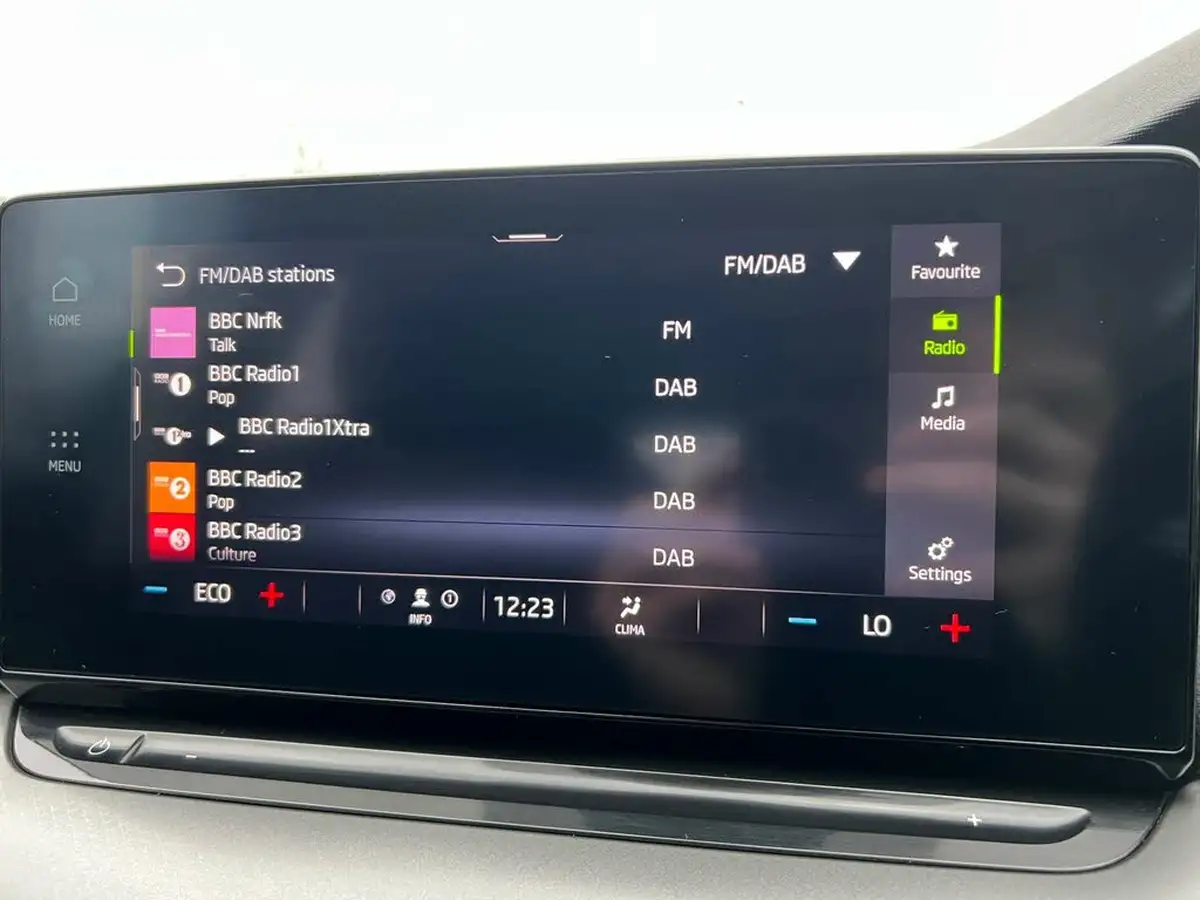 2022-skoda-octavia-14-tsi-se-technology-estate-big-43