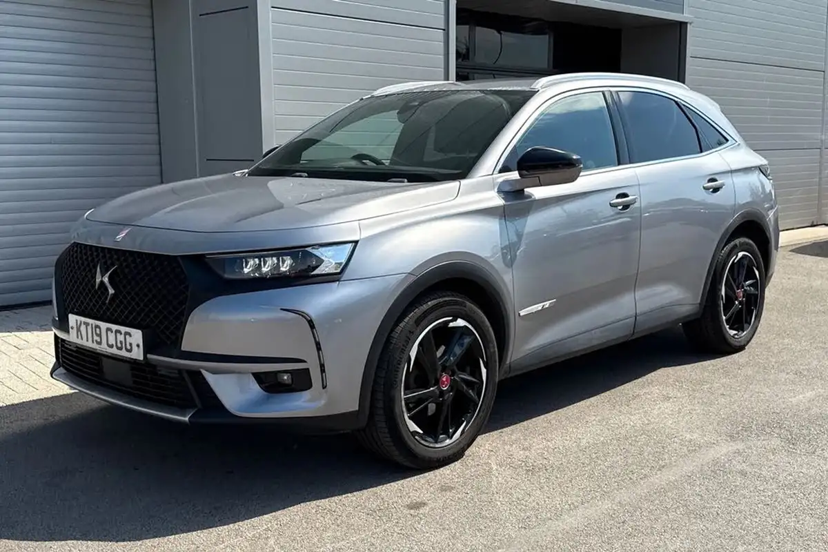 2019-ds-ds-7-crossback-20bluehdi-performance-line-big-32