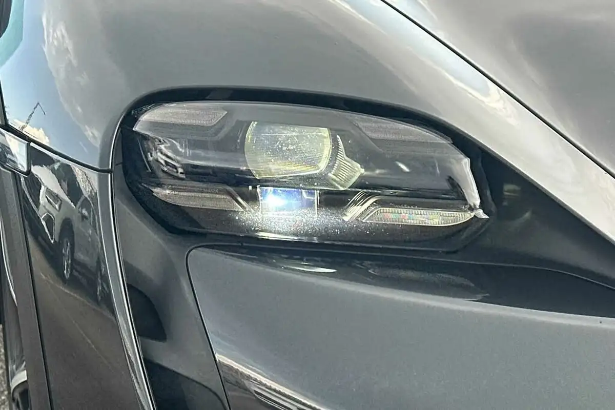 2022-porsche-taycan-e-turbo-cross-turismo-big-17