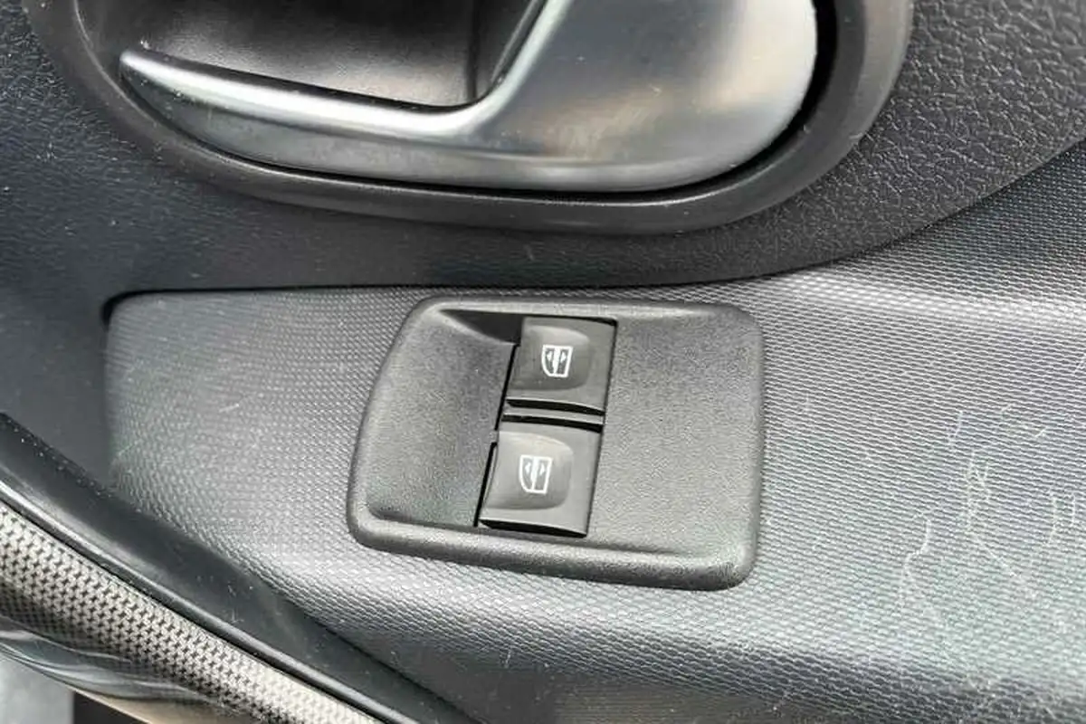 2020-dacia-sandero-stepway-09-tce-comfort-big-15