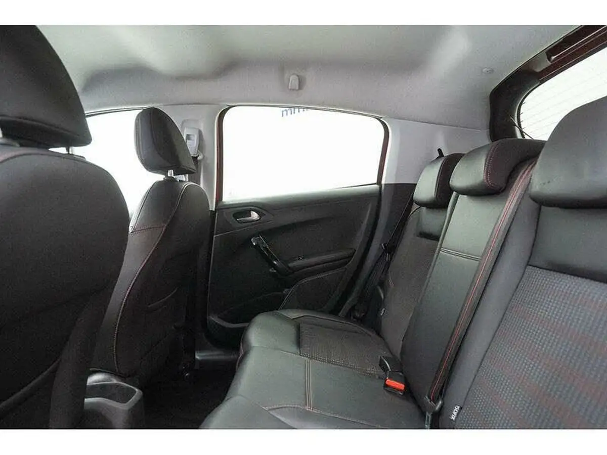 2016-peugeot-208-12-puretech-gt-line-5d-big-39