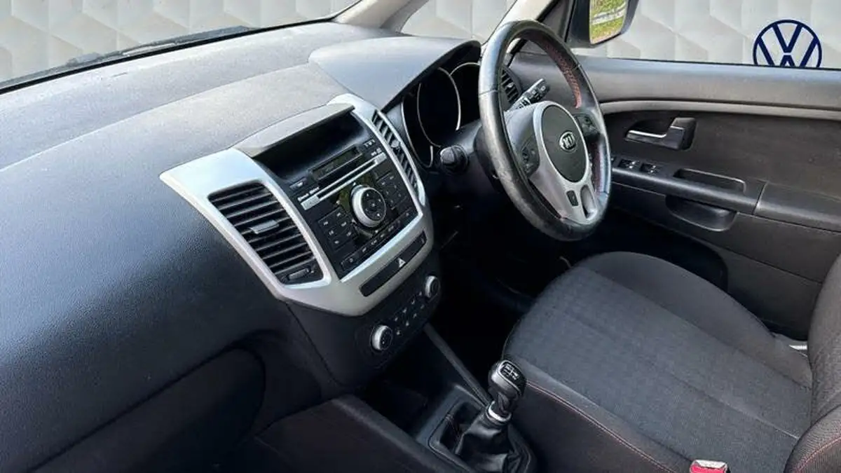 2017-kia-venga-14-sr7-big-1