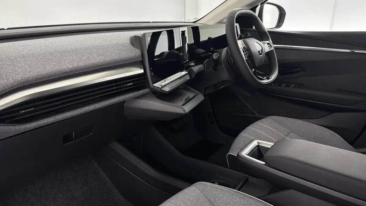 2024-renault-megane-e-tech-e-equilibre-big-8