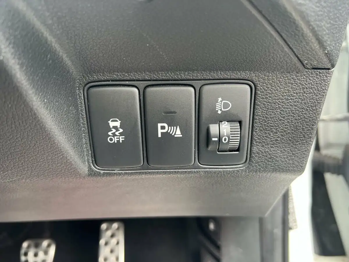 2016-honda-civic-18-sport-honda-connect-dasp-big-49