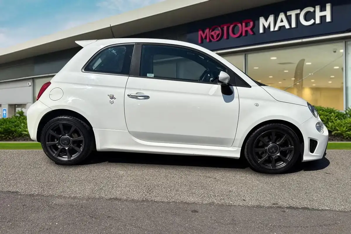 2017-abarth-595-14-tjet-big-2