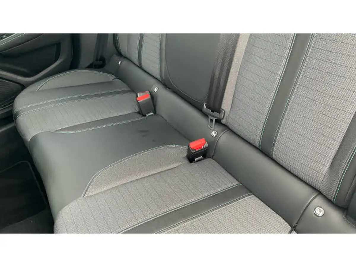 2023-peugeot-208-12-puretech-allure-premium-100ps-big-34