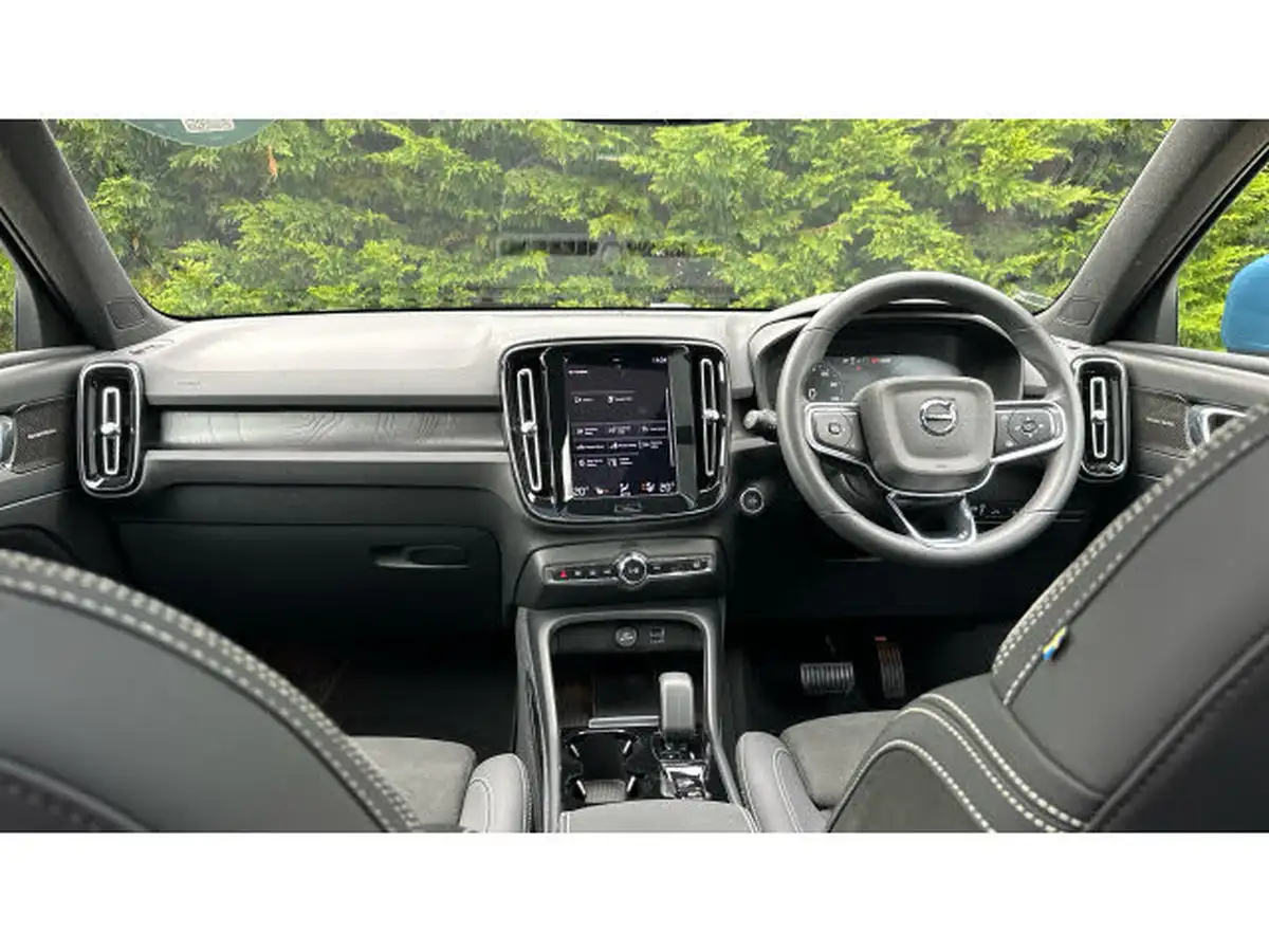 2023-volvo-xc40-15-t5-ultimate-dark-big-19