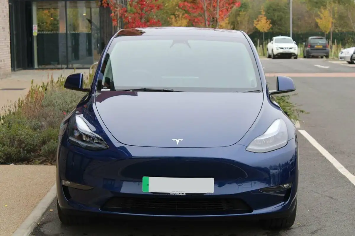 2023-tesla-model-y-e-long-range-big-6
