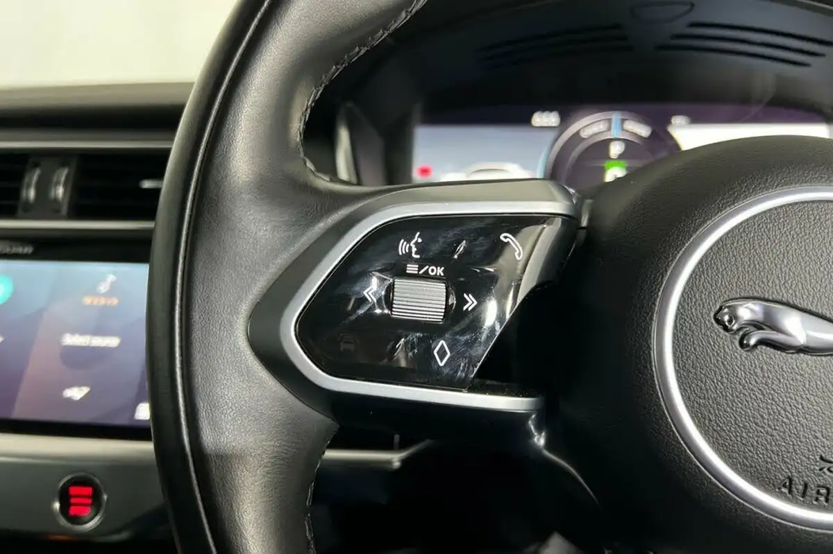 2021-jaguar-i-pace-ev400-se-big-22