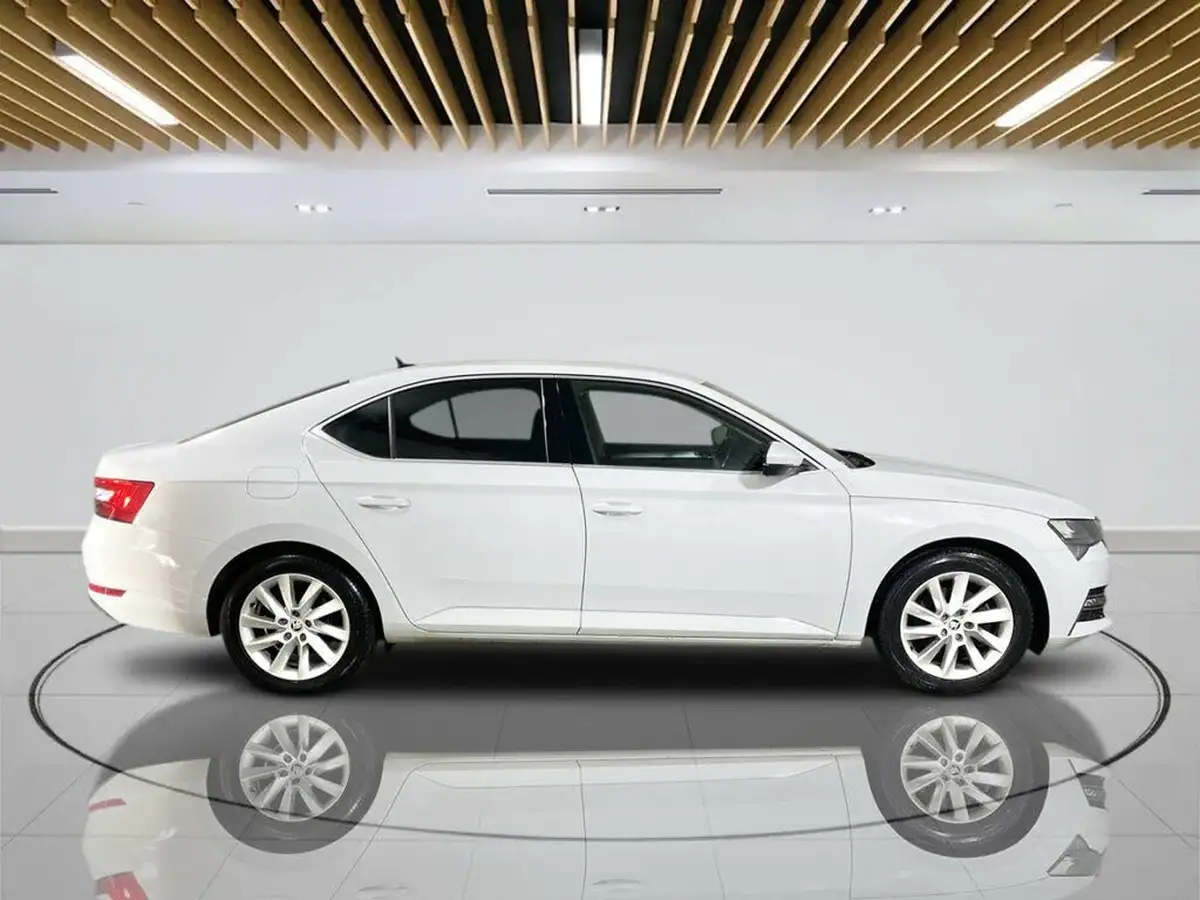 2022-skoda-superb-14-tsi-se-technology-218ps-hatchback-big-10