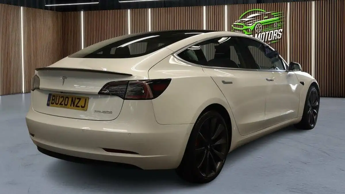 2020-tesla-model-3-e-performance-big-6