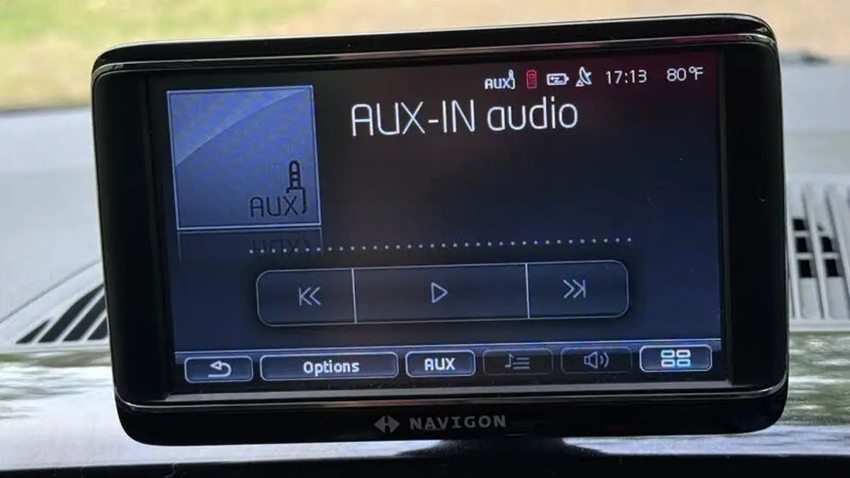 2012-volkswagen-up-10-high-up-5d-big-33